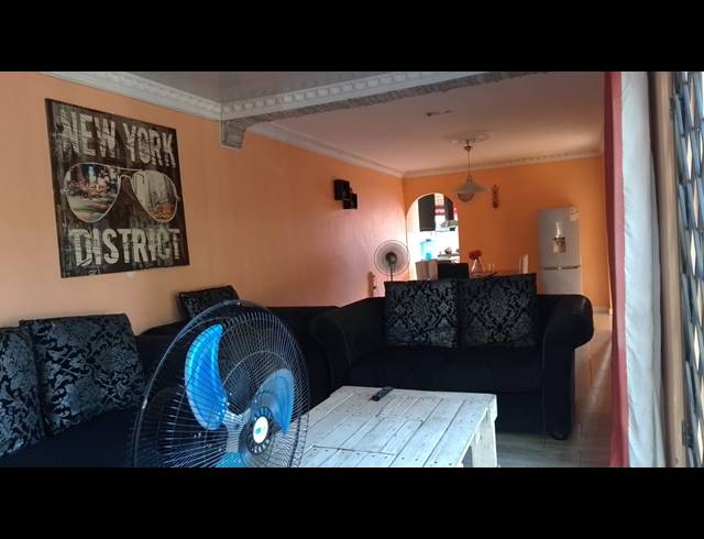 3 BEDROOM SEMI DETACHED FOR SALE IN STONEBRIDGE
